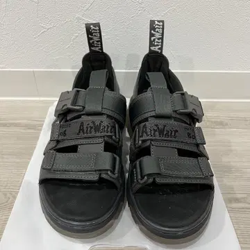 닥터마틴 Dr.Martens PEARSON 샌들 GUNMETAL