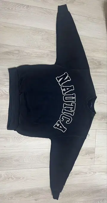NAUTICA 블랙 로고 맨투맨