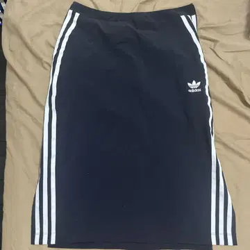 adidas 블랙 타이트 스커트