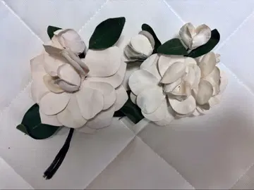 잉게보그 까멜리아 코사지 2개 세트