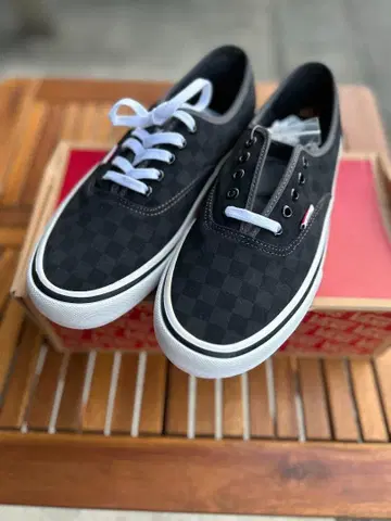 VANS AUTHENTIC PRO (CHECKERBOARD SUEDE)