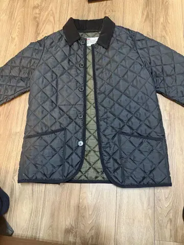 Traditional Weatherwear 퀼팅 자켓 별주품