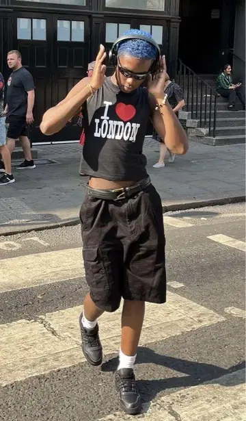 아이러브T y2k 그런지 London
