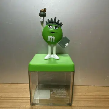 M&M's 자유의 여신 피규어 포함 용기