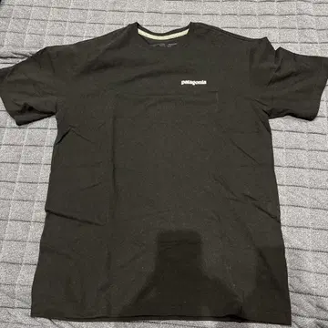 patagonia 블랙 T셔츠 S 사이즈