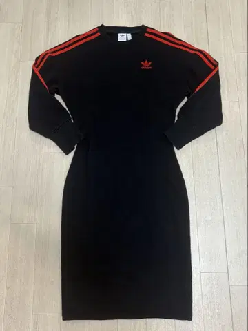 완판 adidas 아디다스 카드놀이 자수 맨투맨 원피스 발렌타인