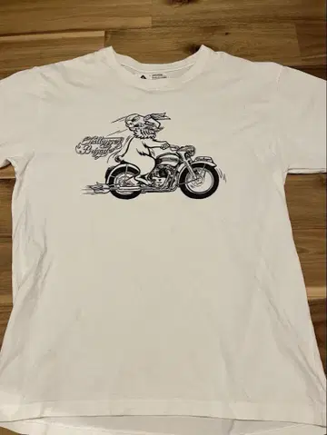 challenger Tee sizeL