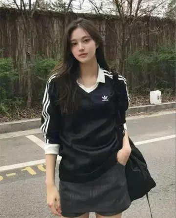 [ 새상품급 ] adidas 쓰리 스트라이프 새틴 피케 셔츠