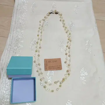 밀리 카레가리 비즈 롱 목걸이 펄 클리어