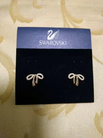 Swarovski 리본형 귀걸이