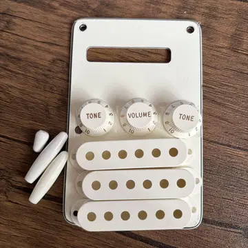 Fender Strat Accessory Kits Parchment