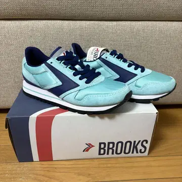 Brooks 스니커즈 CHARIOT 24cm