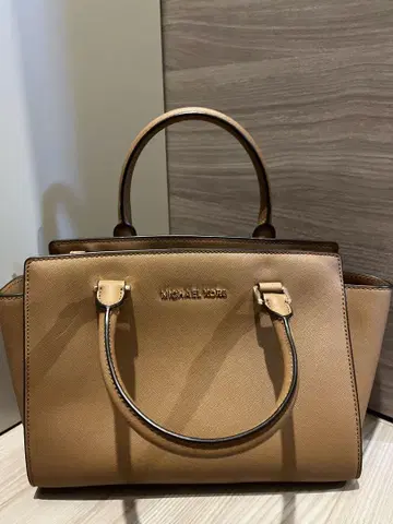 MICHAEL KORS 베이지 핸드백