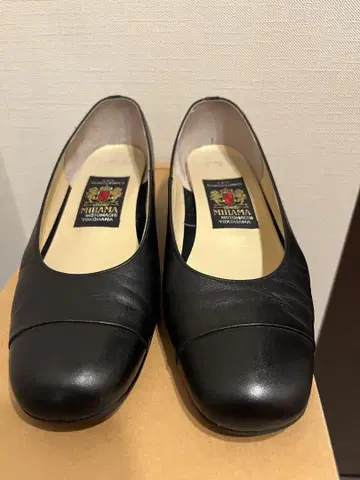 MiHAMA 블랙 포멀 가죽 펌프스 23cm