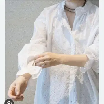 올오버 레이스 프릴 퍼프 블라우스