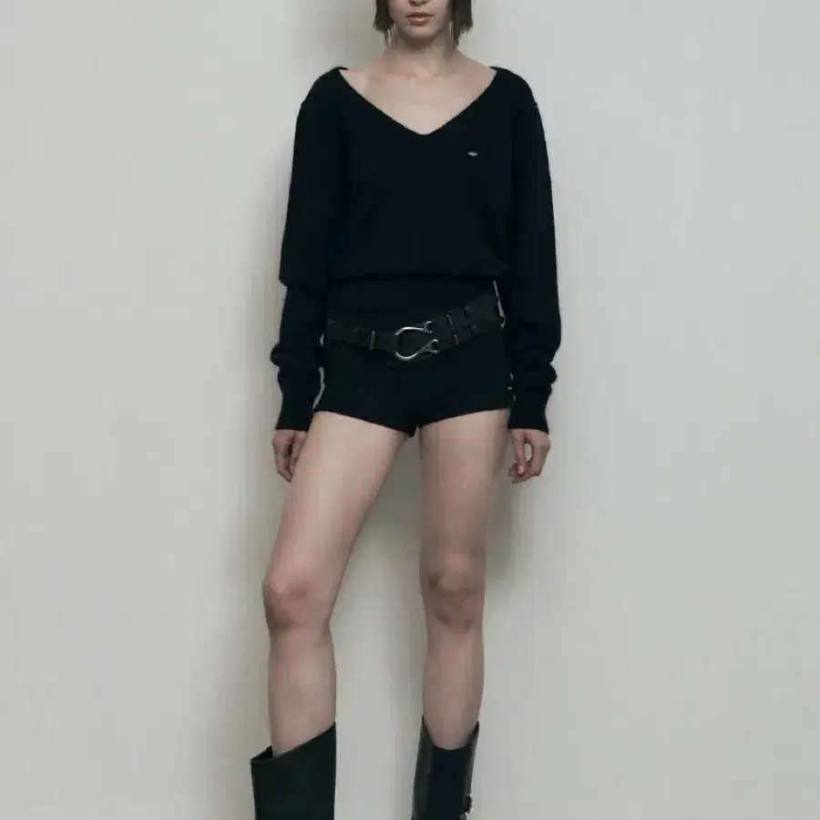 BOHEMIAN SEOUL | 보헤미안서울 Bohemian Seoul Loose Fit V BOHEMIAN SEOUL | 보헤미안서울 Bohemian Seoul Loose Fit V
