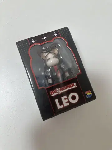 미사용 미개봉 새상품 야마다 료스케 베어브릭 RED LEO 100%
