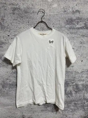 타나카 다이스케 하트 자수 T셔츠