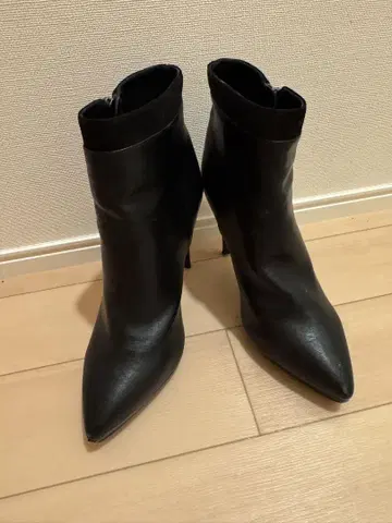블랙 가죽 스틸레토 부티 23.5cm