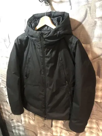DRESSTERIOR 드레스테리어 다운 자켓
