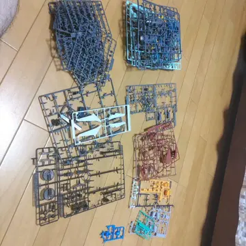 건담 프라모델 잉여 부품 세트