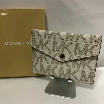 [ 새상품급 ] MICHAEL KORS 마이클코어스 여권 케이스 8377