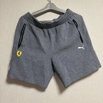 미사용에 가까운 푸마 페라리 콜라보 하프 팬츠 M 사이즈