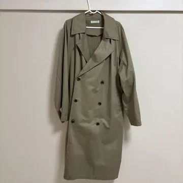 카키 더블 브레스트 트렌치코트