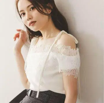 SNIDEL 스나이델 레이스 콤비 하프 슬리브 니트 풀오버 화이트