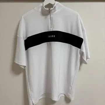화이트 하프 지퍼 T셔츠