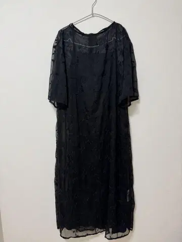 i_am flower embroidery 블랙 원피스 드레스