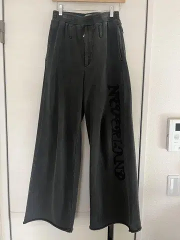Masu 23ss NEVERLAND 배기 스웨트 팬츠