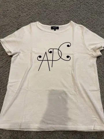 APC T셔츠 M 사이즈