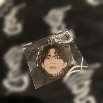 INI 니시 히로토 캡슐 토이 얼굴 키링