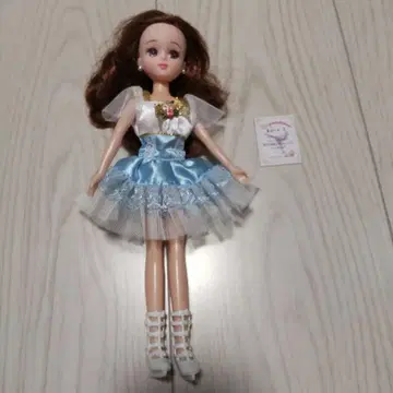 리카짱 프릴 달린 드레스 인형