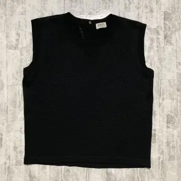 FOXEY 폭시 사이드 슬릿 스트레치 슬리브리스 티셔츠 블랙