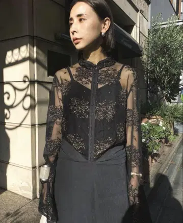아메리빈티지 플라워 자수 블랙 맥시 드레스