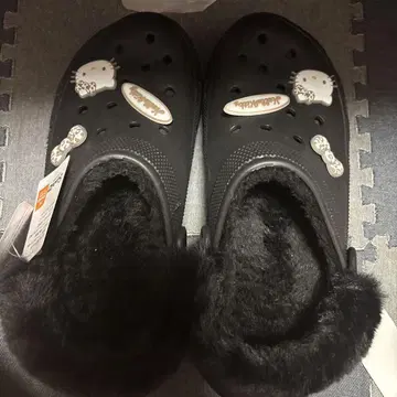 퍼 달린 블랙 샌들 헬로키티 L 사이즈