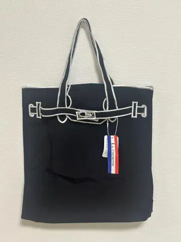 블랙 컬러 나일론 소재 토트백