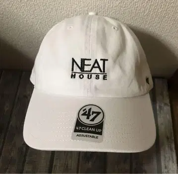 47 NEAT HOUSE 화이트 캡
