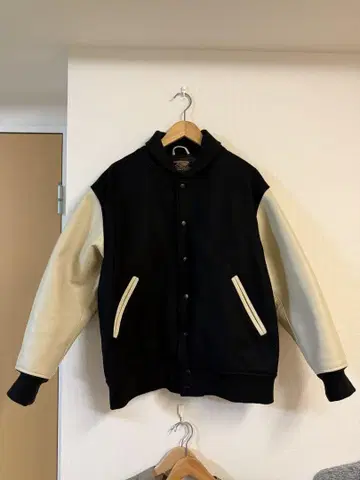 skookum relume 별주 바시티 자켓