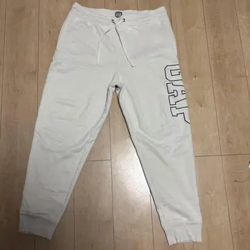 GAP 화이트 스웨트 팬츠
