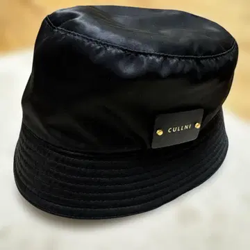 버킷햇 CULLNI 크루니 가죽 엠블럼 블랙