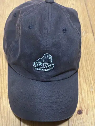 XLARGE 로고 모자