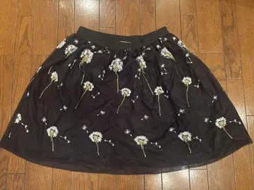blugirl 블랙 자수 플레어 스커트