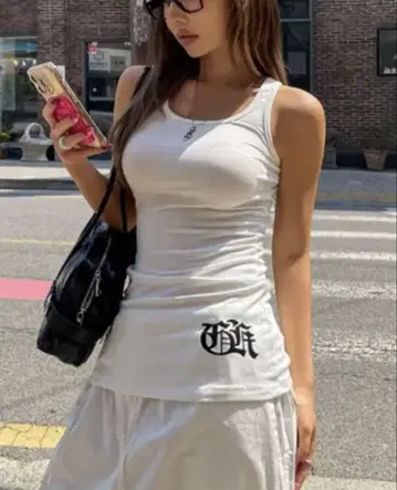 소드 레터링 리브드 롱 슬리브 드레스