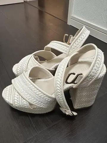 cheri me 크로스 샌들 S