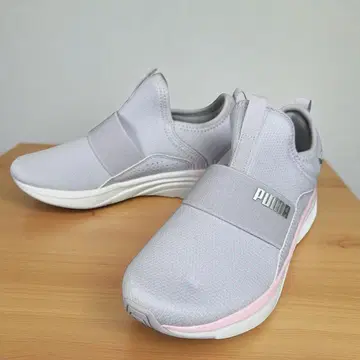 새상품급 PUMA 소프트폼 플러스 슬립온 라벤더 핑크