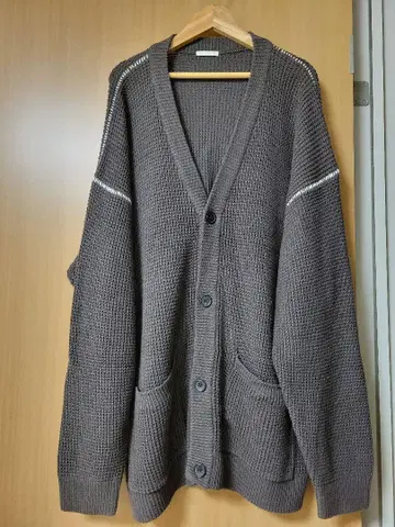 브라운 가디건