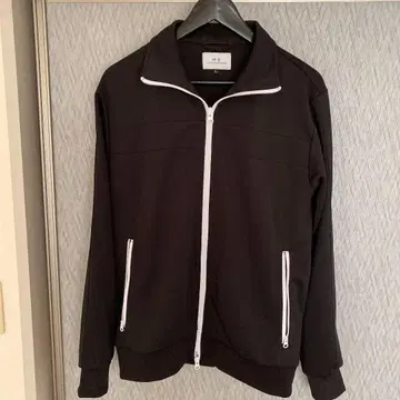 MB 트랙 자켓